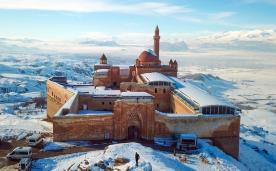 Uçaklı Dolu Dolu Doğunun Hazineleri Erzurum Kars Van Tunceli Kemaliye Turu (7 Gün)